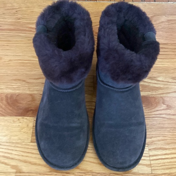 BearPaw Like New “Abby” Chocolate Colored Bootie - Picture 2 of 15